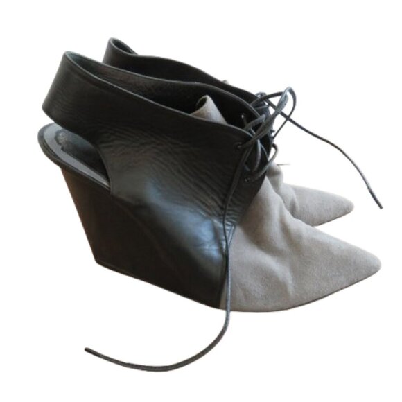 VINTAGE CHRISTIAN DIOR Black Gray Suede Leather Point Toe Wedge Slingback Shoes - Picture 2 of 16